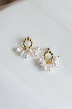Sierra Pearl Statement Earrings Gold 7 Sierra Pearl Statement Earrings Gold -Bridal Dr. Denim Store ER00110 20GOLD 4
