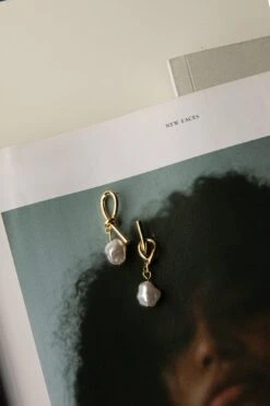 Ariel Pearl Drop Earrings Gold -Bridal Dr. Denim Store ER0142GOLD 4