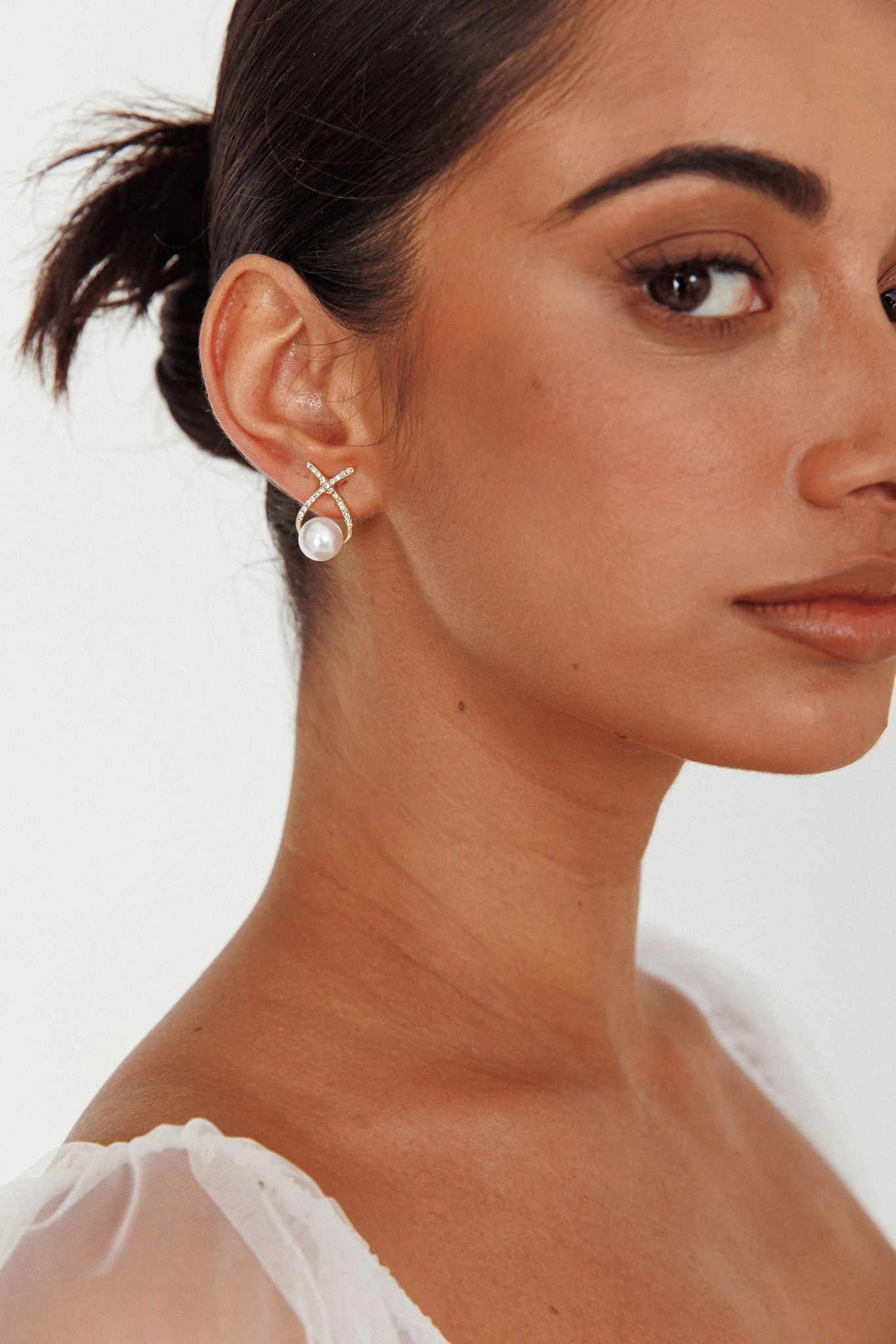 Aliyah Diamante X Pearl Earrings Gold 3 Aliyah Diamante X Pearl Earrings Gold - Image 3