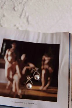 Aliyah Diamante X Pearl Earrings Gold 8 Aliyah Diamante X Pearl Earrings Gold -Bridal Dr. Denim Store ER0147 20GOLD 4