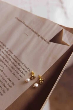 Le Jardin Flower Pearl Earrings Gold -Bridal Dr. Denim Store ER0155 20GOLD 6
