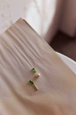 Ireland Gem & Pearl Earrings Gold 7 Ireland Gem & Pearl Earrings Gold -Bridal Dr. Denim Store ER0159 20GOLD 4